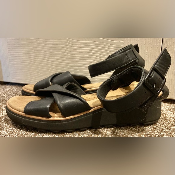 Clarks Collection Women's sz 7.5M Ankle Sandals Heels Shoes Black - Picture 6 of 7